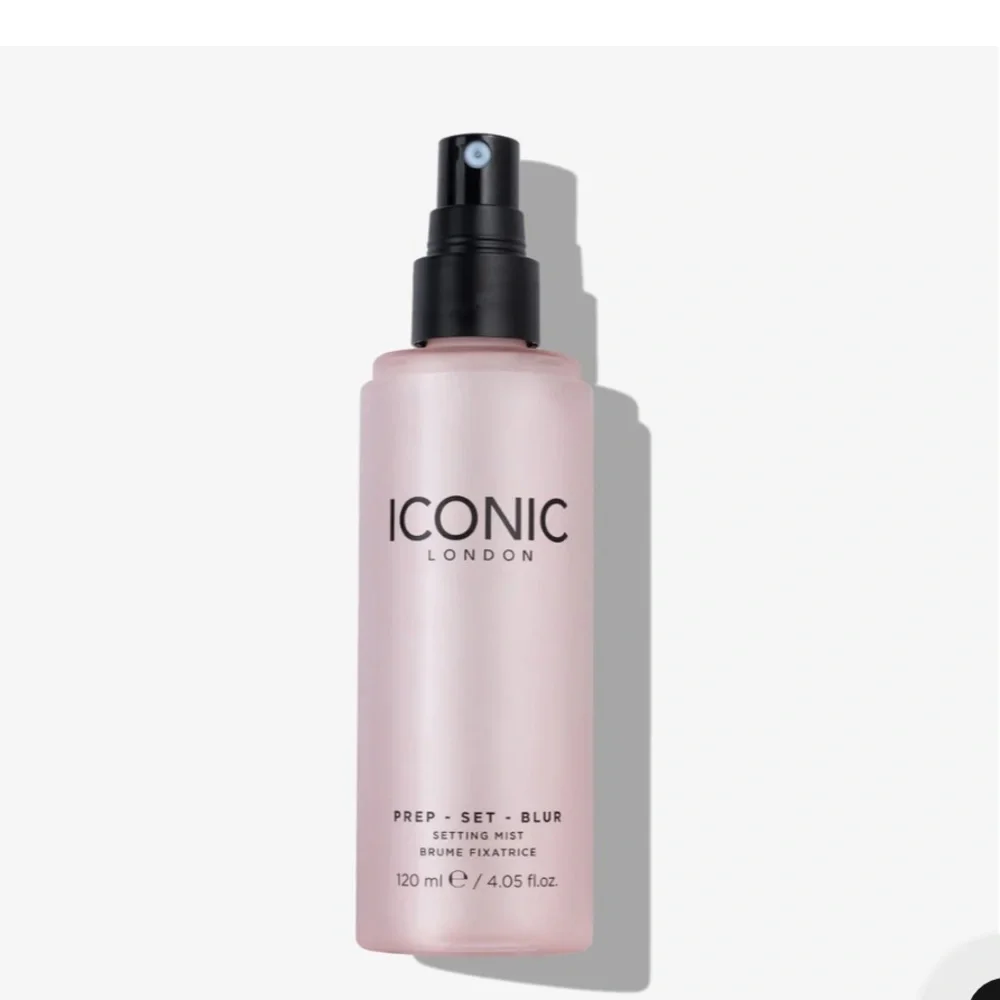Iconic London Prep, Set + Blur Setting Spray velvety matte finish + blurring